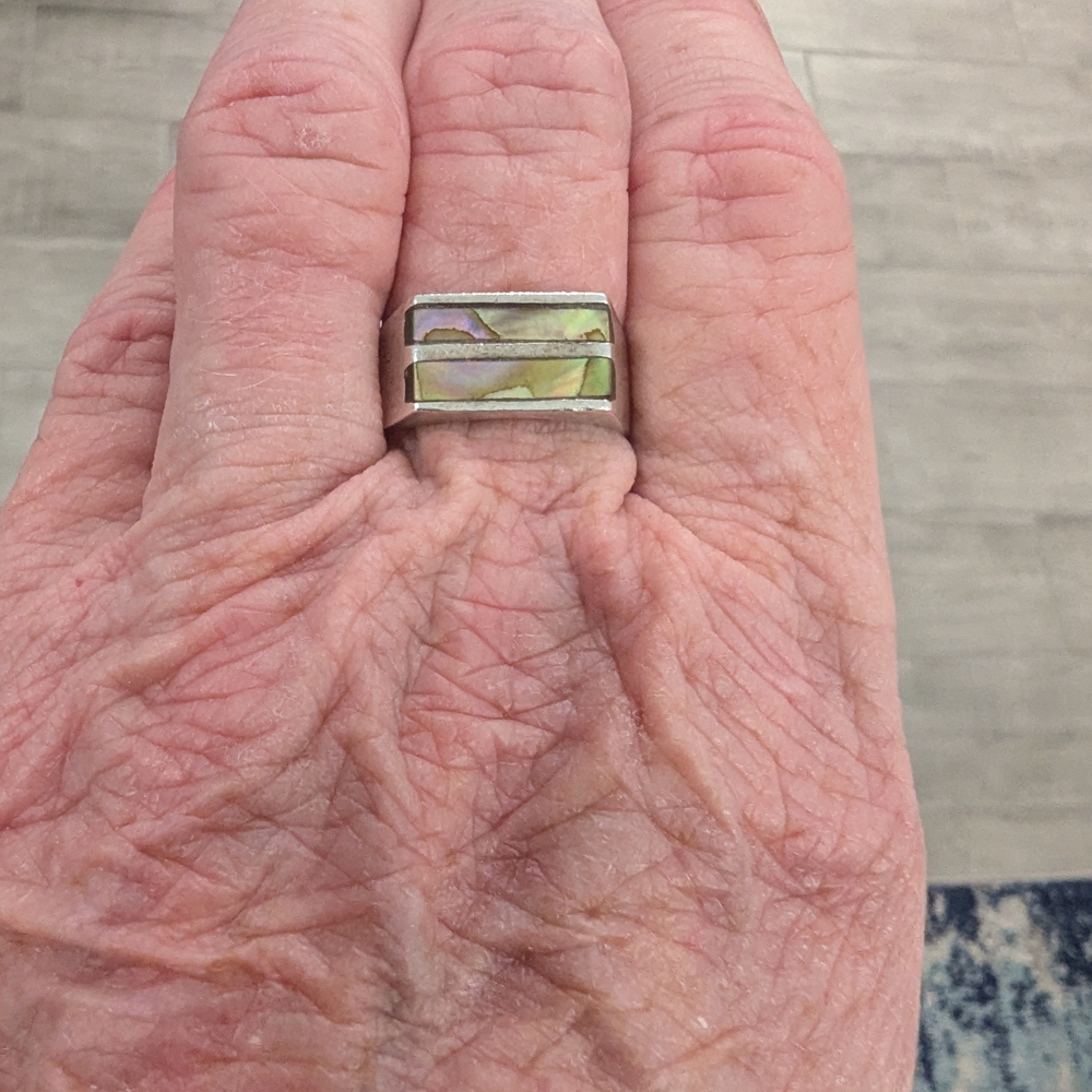 🌿 Vintage Men’s 1960s Sterling Silver Abalone Inlay Ring - Picture 8 of 10
